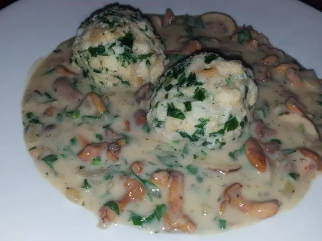 Rahmschwammerl mit Semmelknödel