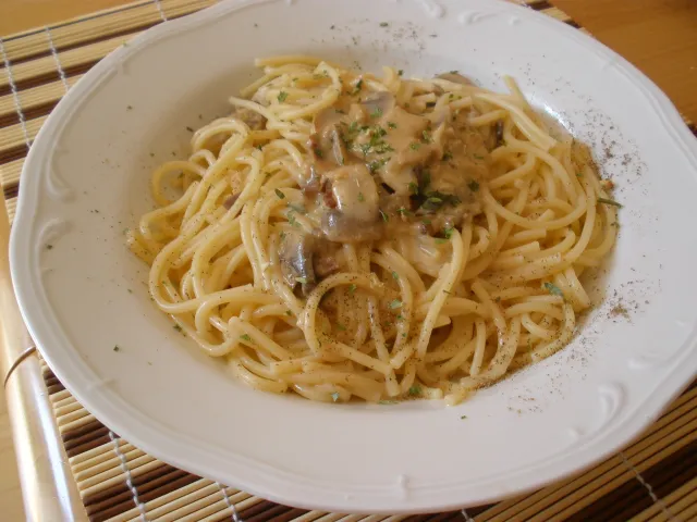 Spagetti mit Champignon - Carbonara