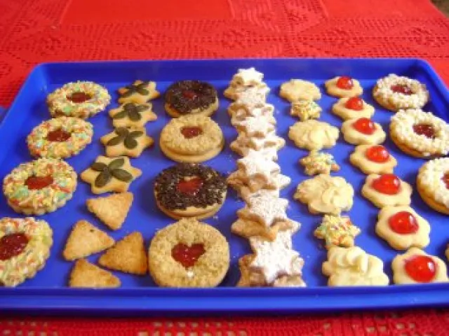 1 Teig - 9 verschiedene Dekos