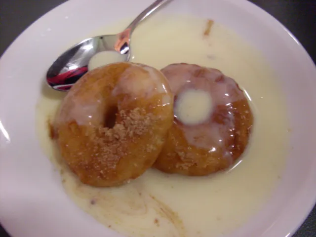 Apfelküchle mit Vanillesauce