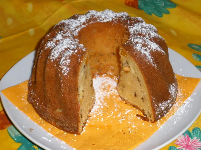 Topfen-Fruchtcocktail-Gugelhupf