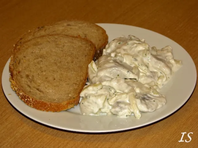 Hering in Sahnesosse