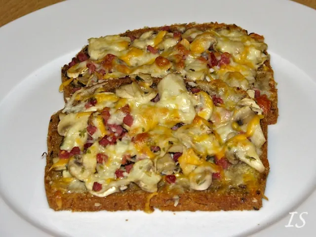 Überbackene Champignonbrote