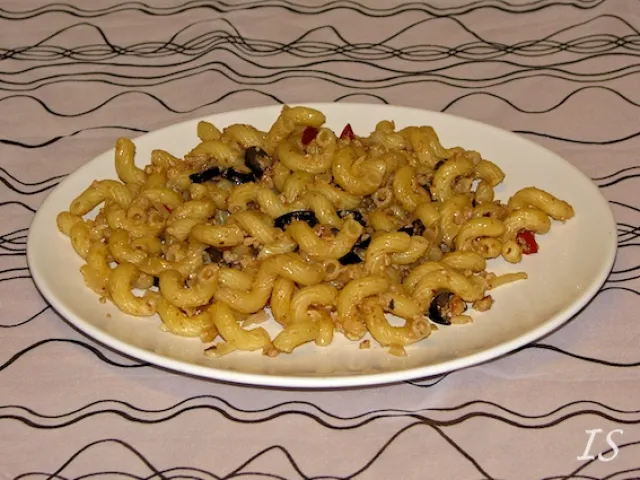 Cavatappi mit Nuss-Sauce 
