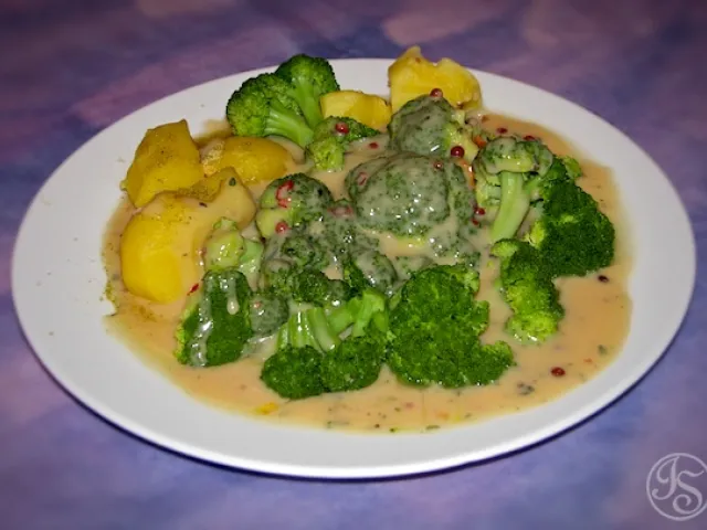 Brokkoli mit Rosa-Pfeffer-Sauce