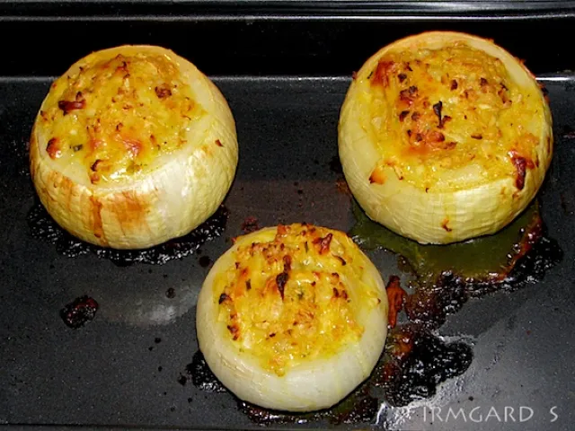 Gefüllte Zwiebeln