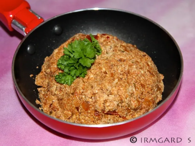 Zwiebel-Räuchertofu-Aufstrich