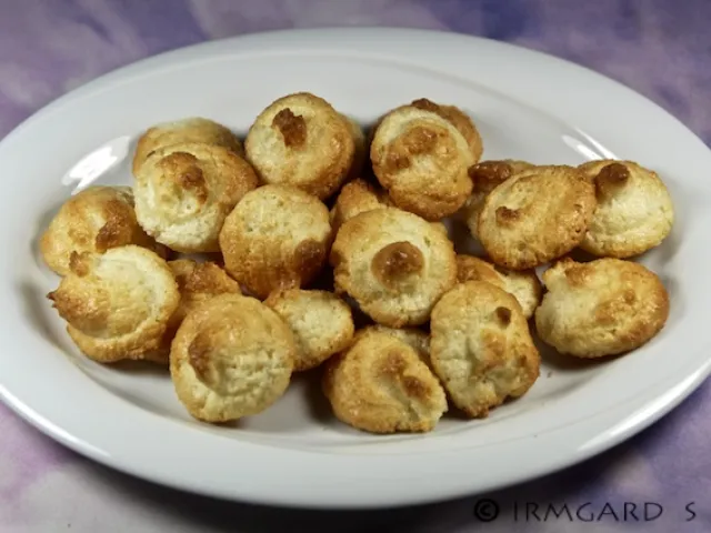 Einfache Kokosbusserl