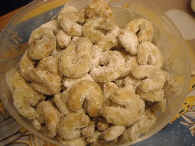 Vanillekipferl mit Mandeln