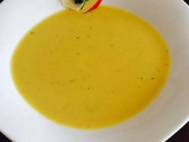 Apfel-Kren Suppe