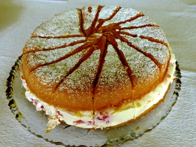 Naked Cake Erdbeer-Sahne