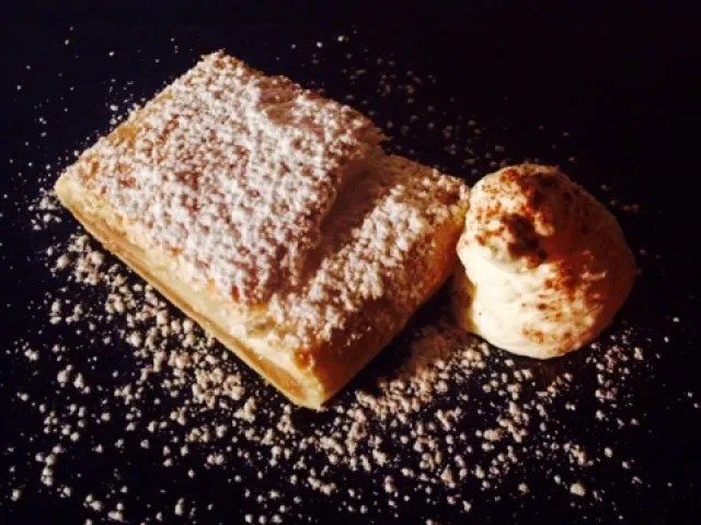 Birnenstrudel mit Amaretto