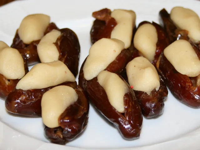 Datteln mit Marzipanfülle