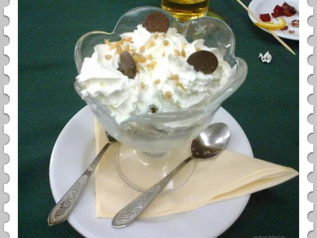 Kastanienpürre mit Schlagsahne