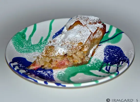 Rhabarberstrudel
