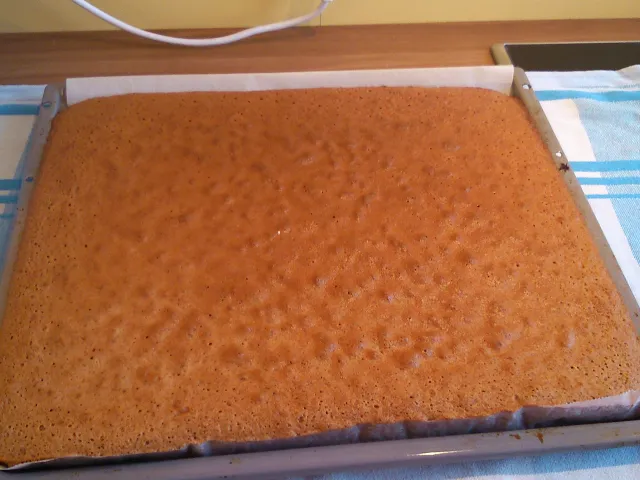 Dunkler Boden für diverse Schnitten