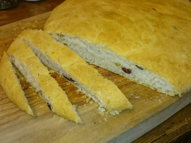 Mediterranes Olivenbrot