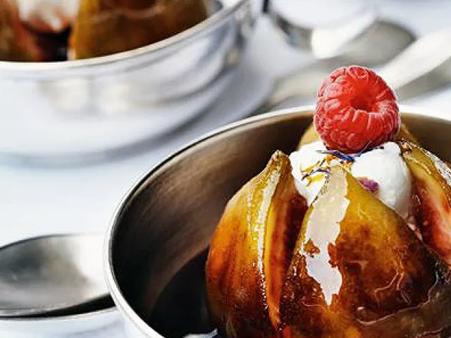 Flower Power Feigen mit Himbeeren und Frischkäse