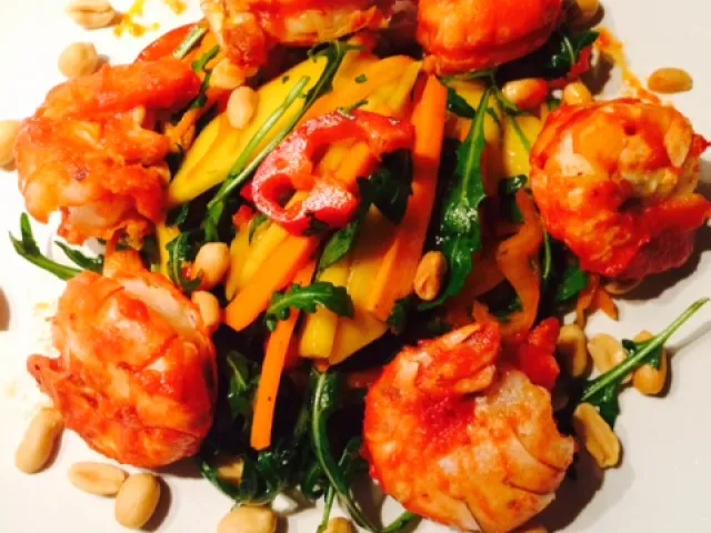 Gemüse-Mango Salat mit Erdüssen