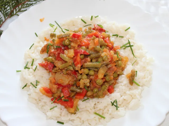 Gemüsesauce mit Reis