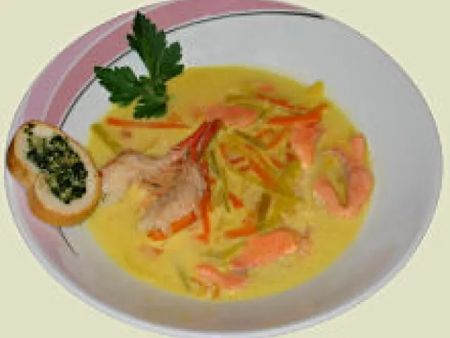 Gemüsesuppe mit Fisch
