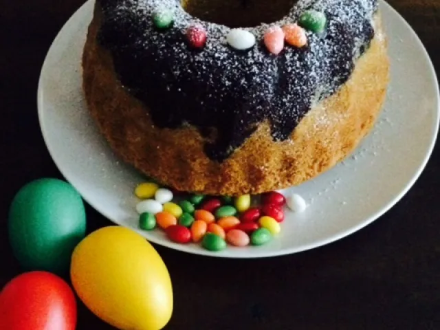 Oster-Gugelhupf mit Eierlikör