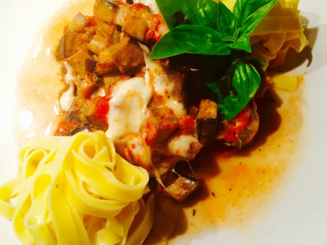 Melanzani-Tomaten  Pfanne überbacken 