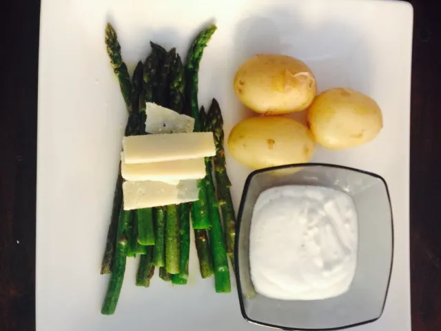 Sommerlicher Gemüseteller mit Jogurt- Rahm Sauce