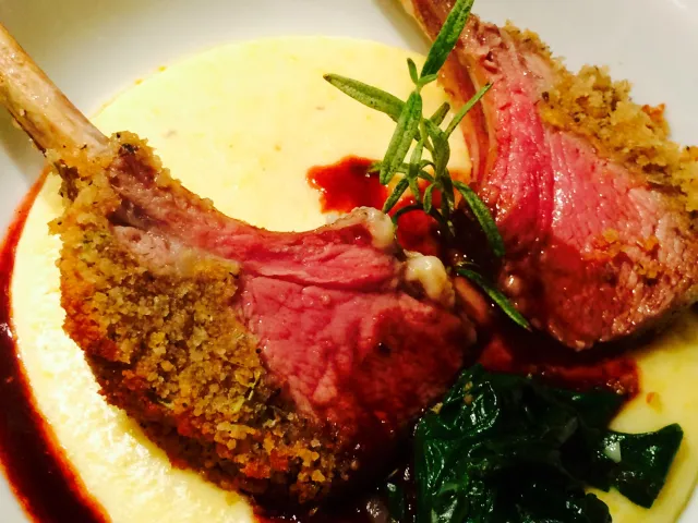 Lammkoteletts mit Kräuterkruste 