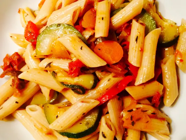 Pasta mit würzigen Gemüse 