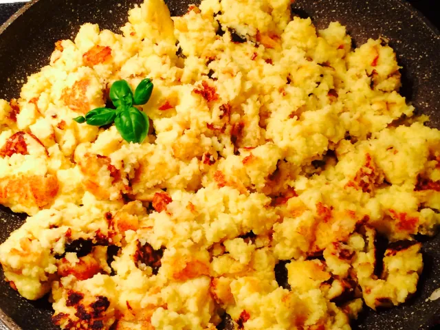 Erdäpfel Schmarren mit Topfen 