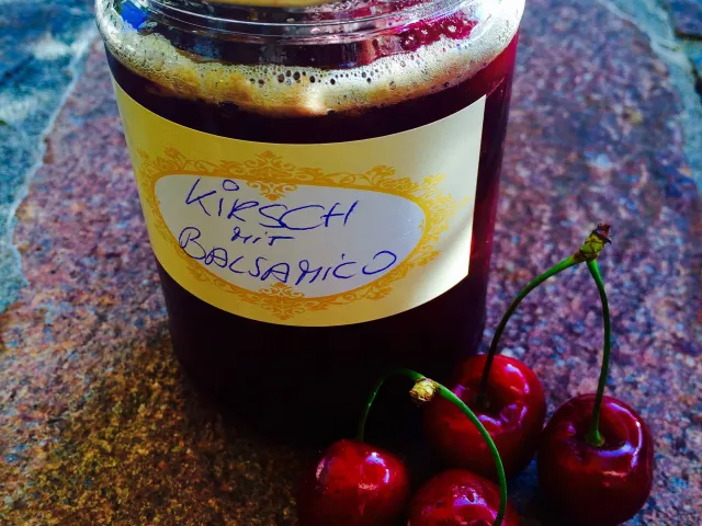 Kirsch Marmelade mit Balsamico 