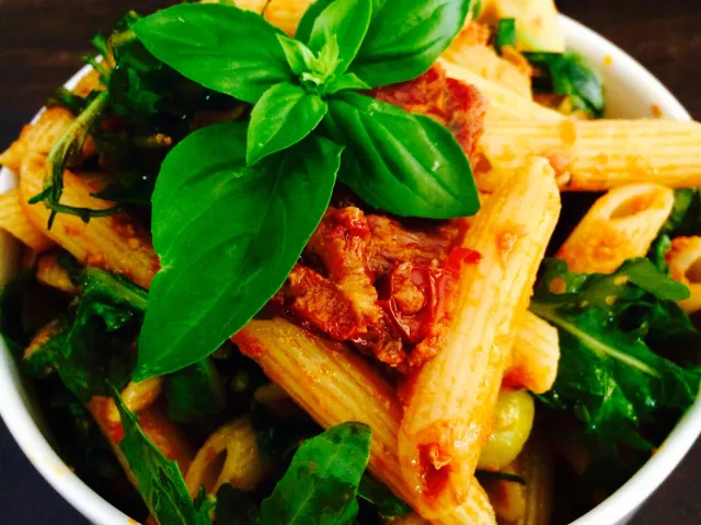 Nudelsalat mit Rucola 