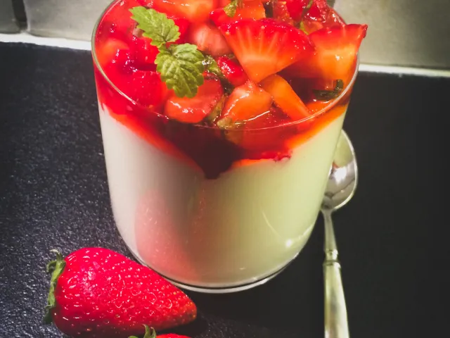 Schnelle Erdbeer-Topfen Creme 