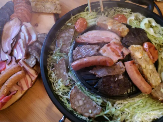 Schweinsbraten mit Schaum-Marinade vom Tischgrill