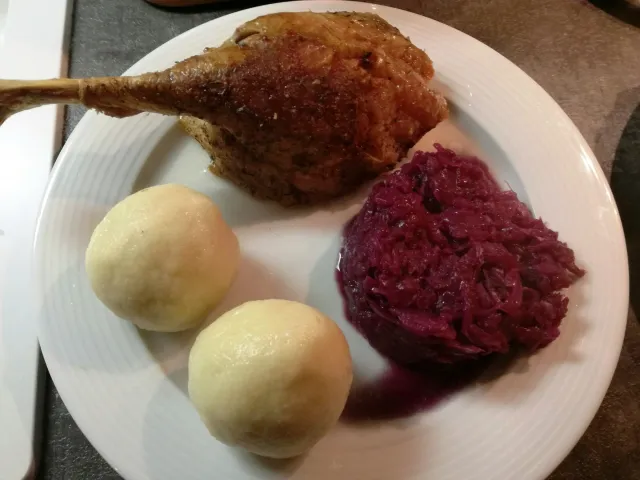 Gans, nach Großmutters Art 