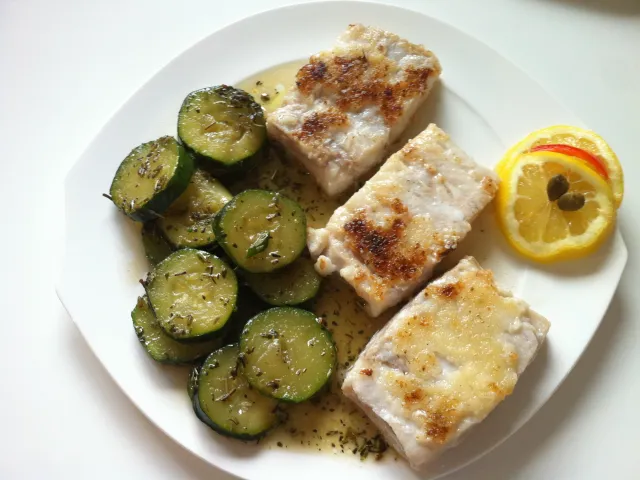 Dorschfilet mit gedünsteten Zucchini