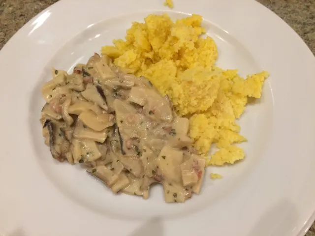 Kräuterseitlinge mit Polenta