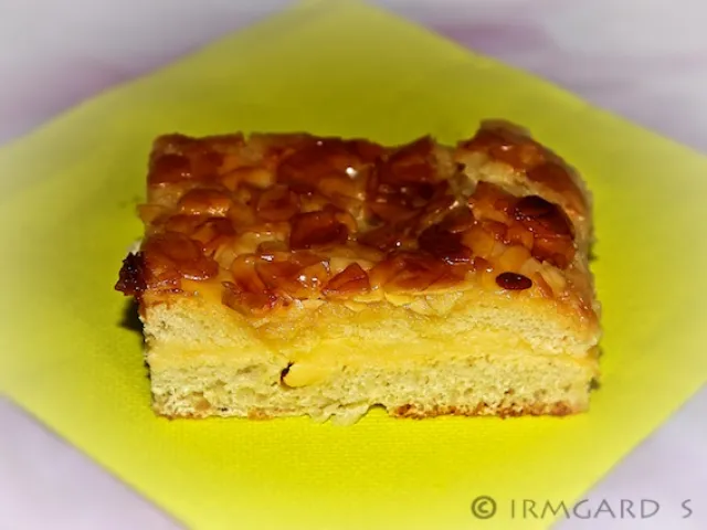 Gefüllter Bienenstich