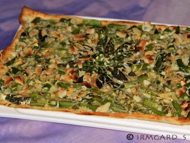 Spargelpizza