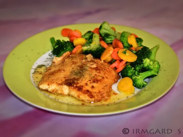 Frischer Lachs mit Gemüse