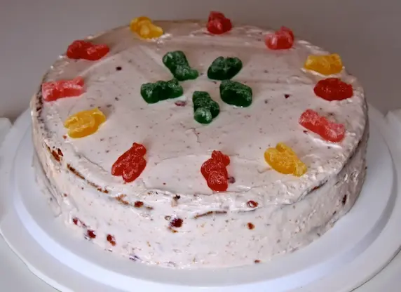 Biskuittorte mit Rotweinbirnencreme