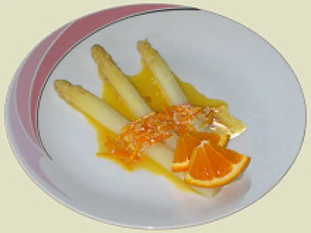 Spargel mit Orangenvinaigrette