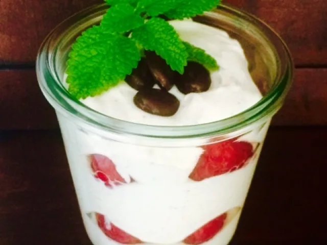 Mascarponecreme mit Himbeeren