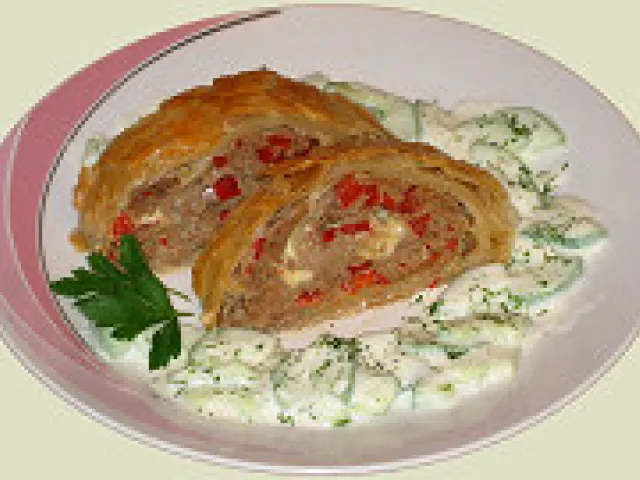 Fleisch-Paprika-Strudel