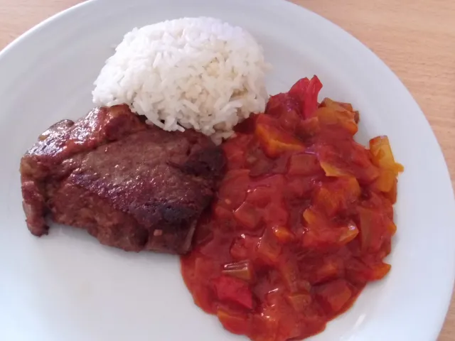 Gebratene Schweineschopfschnitzel