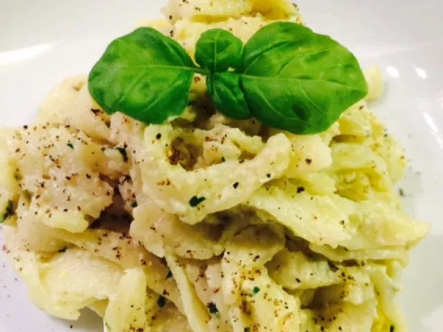 Pasta mit Auberginen Creme