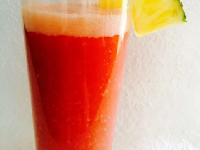 Smoothie aus Ananas, Banane+Wassermelone