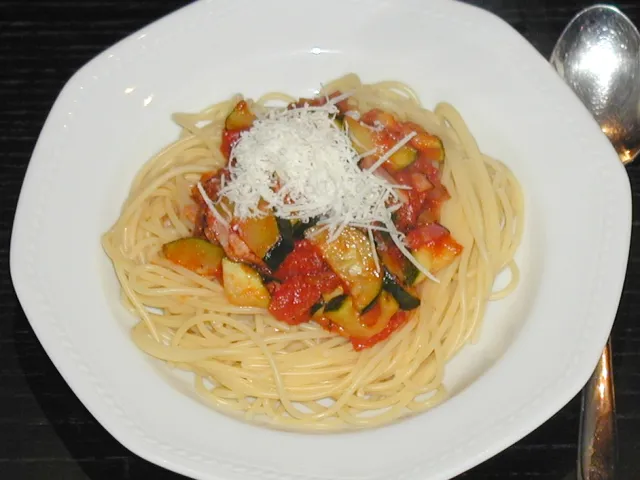 Spaghetti mit Zucchini