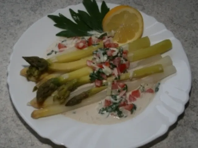 Spargel mit Kräutersauce